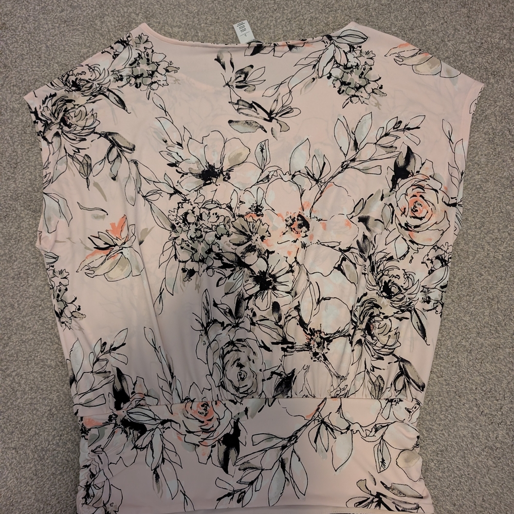 White House Black Market Black and White Floral Blouse - Picture 5 of 6